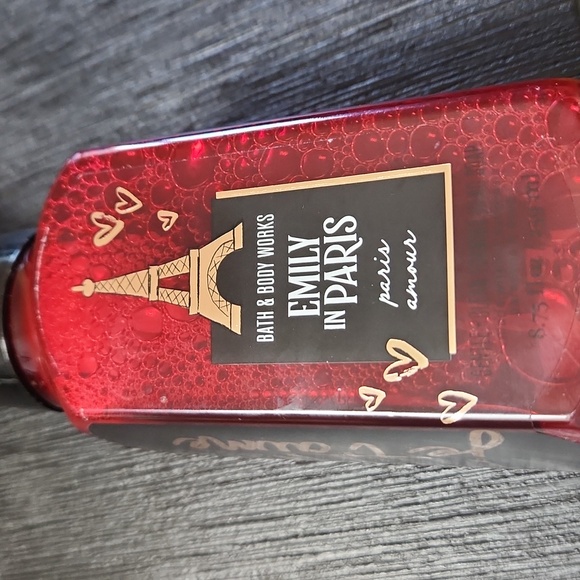 Bath & Body Works Paris Amour Gentle & Clean Foaming Hand Soap - Picture 2 of 5